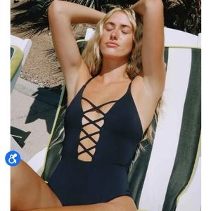 Dippin daisies size medium swimsuit black